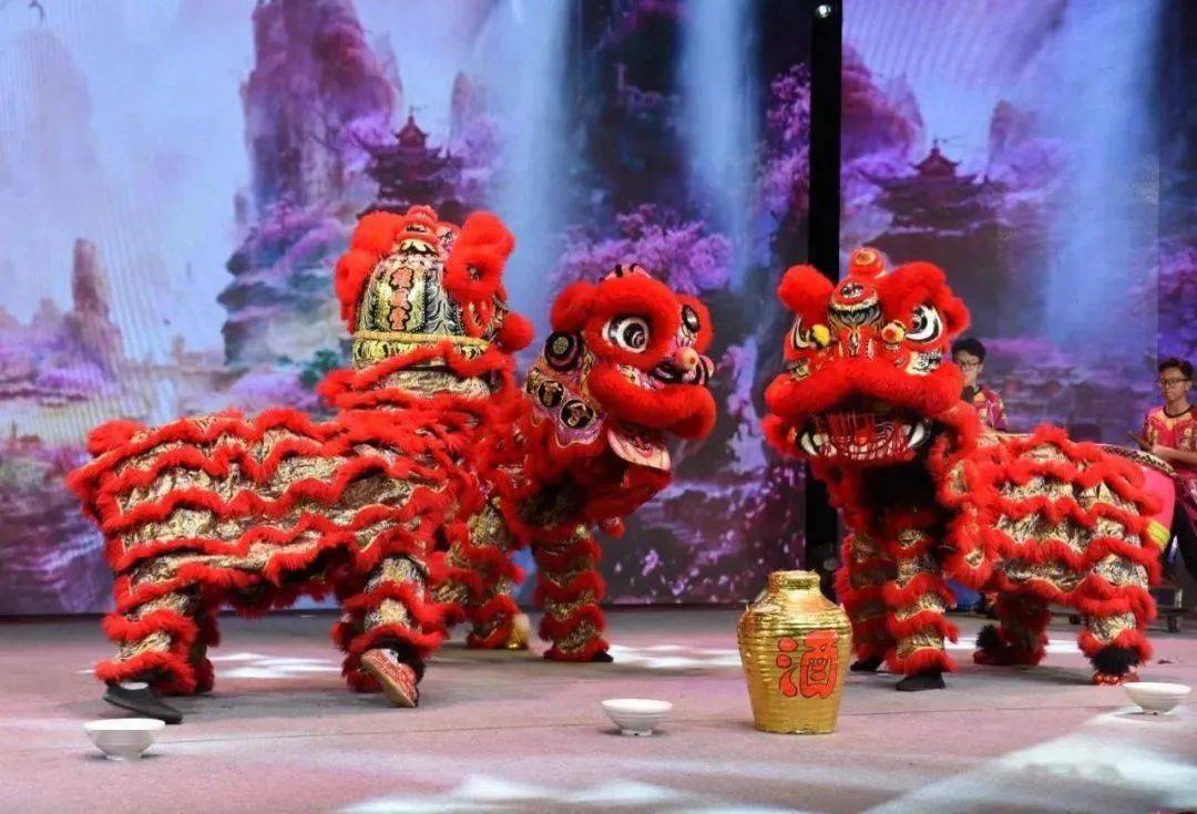 在湿地快乐奔跑,与醒狮亲密互动!