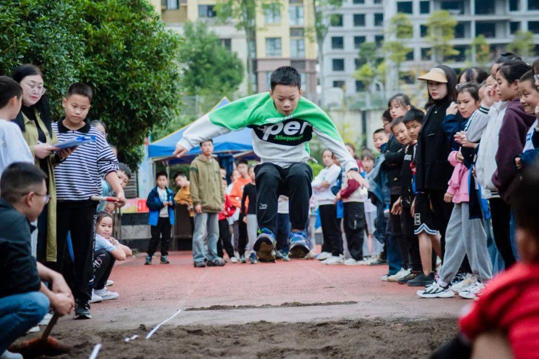 秀山鹭秀小学运动会 | 鹭秀少年正当"燃"_田径_sdfd_赛场