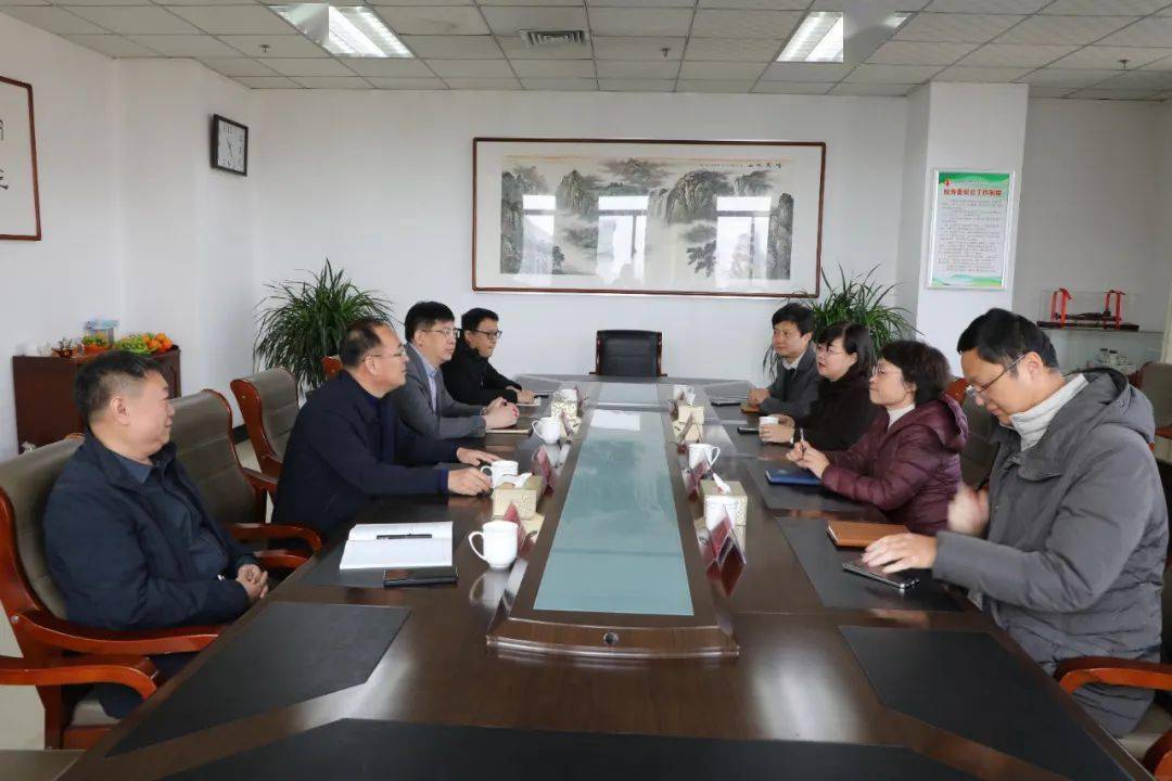 近日,招远二中孙玉雷校长一行7人,烟台开发区高中李环校长一行4人先后