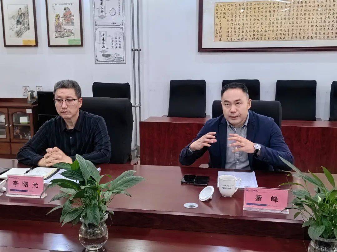 最后,綦校长进行了总结性发言,他鼓励老师们多研究,多实践,多思考