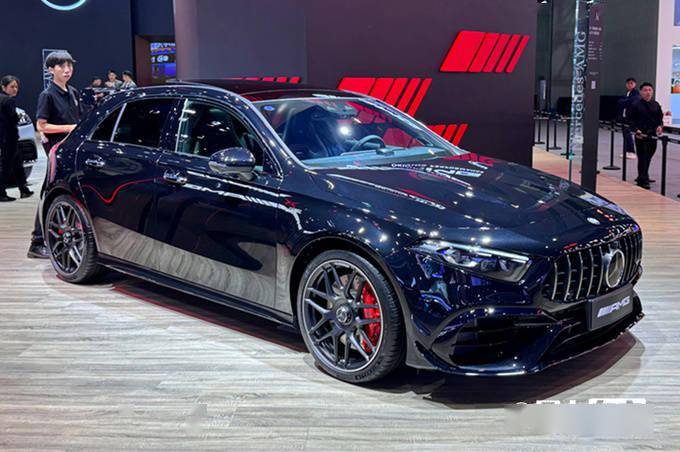 55万元,64.55万元;全新amg gls 63 4matic 官方售价为247.1万元.