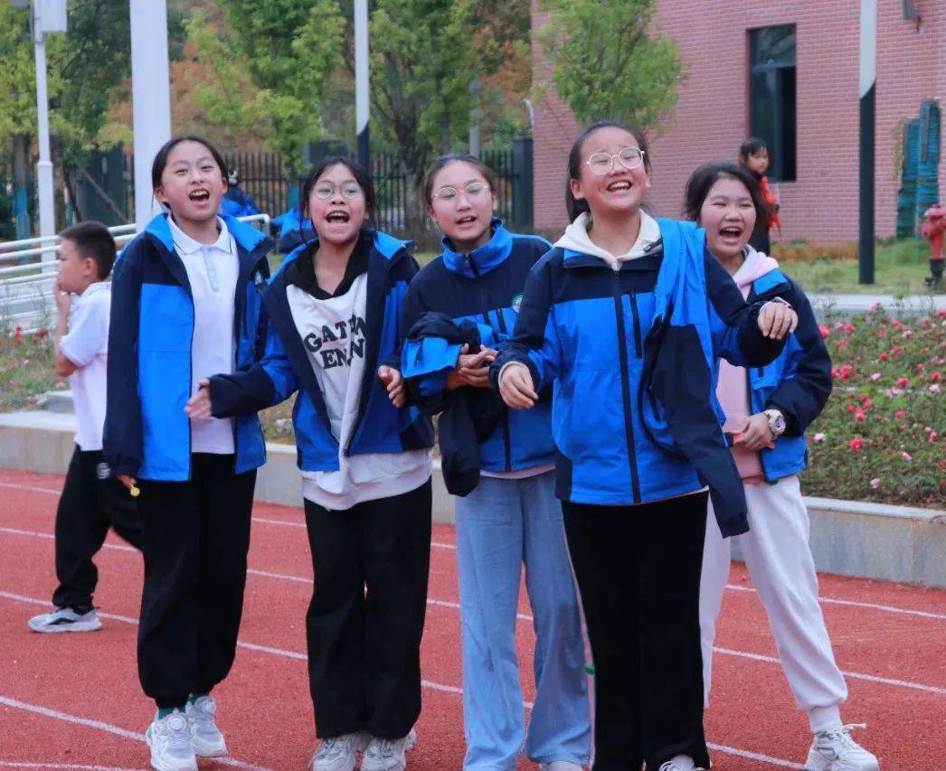 秀山鹭秀小学运动会 | 鹭秀少年正当"燃"_田径_sdfd_赛场