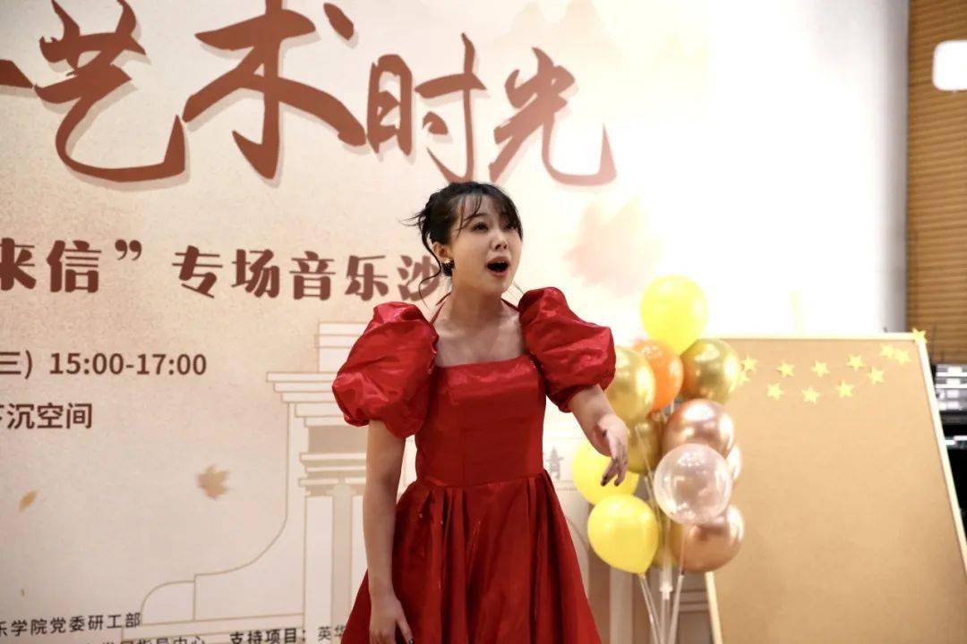 韩悦在演唱歌曲《沂蒙的女儿》中,将夏荷对女儿的不舍,对沂蒙百姓的