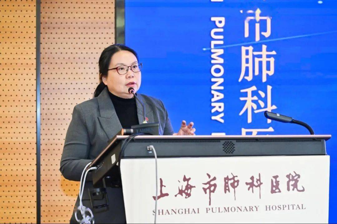 嘉宾致辞临床研究专题讨论(一)环节,余红秀教授和李雪飞教授邀请复旦