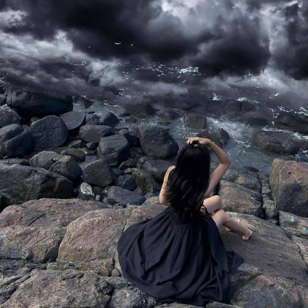 头像| 念旧也回不到曾经