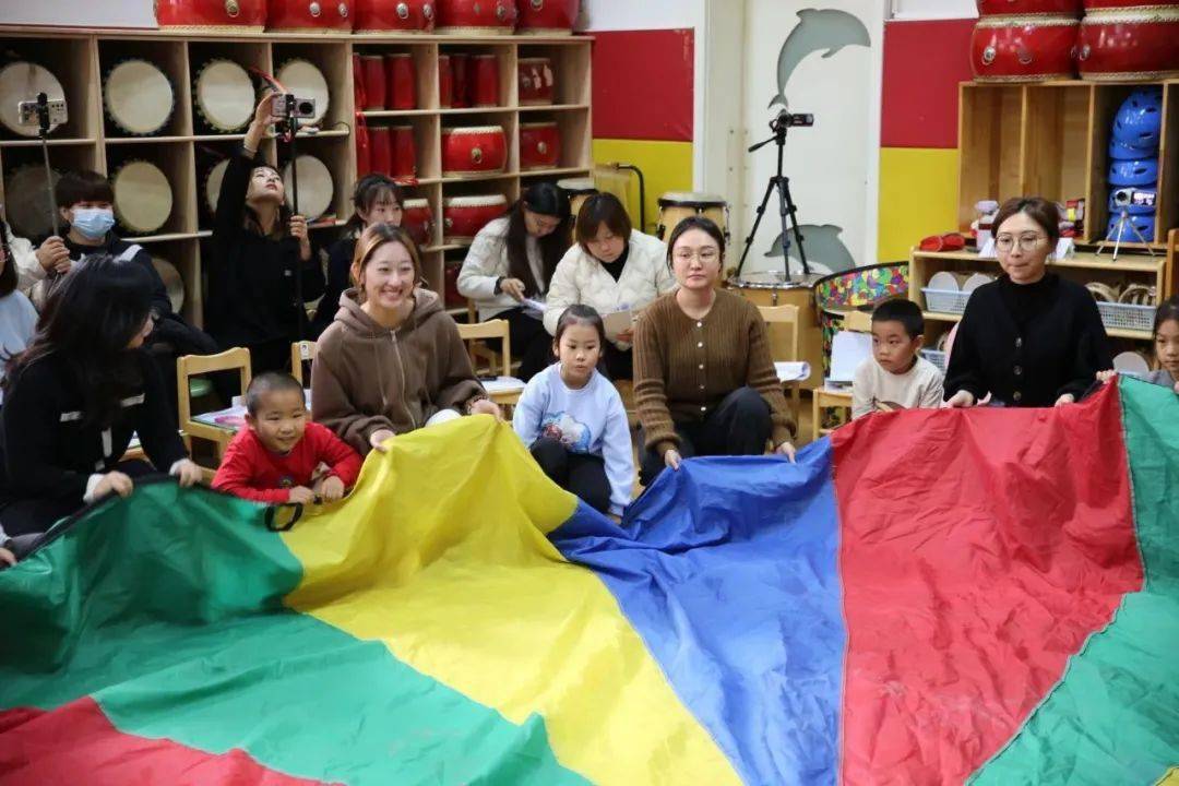 教研簡報|藝術領域教研組赴東城區第二幼兒園開展藝術領域音樂教研