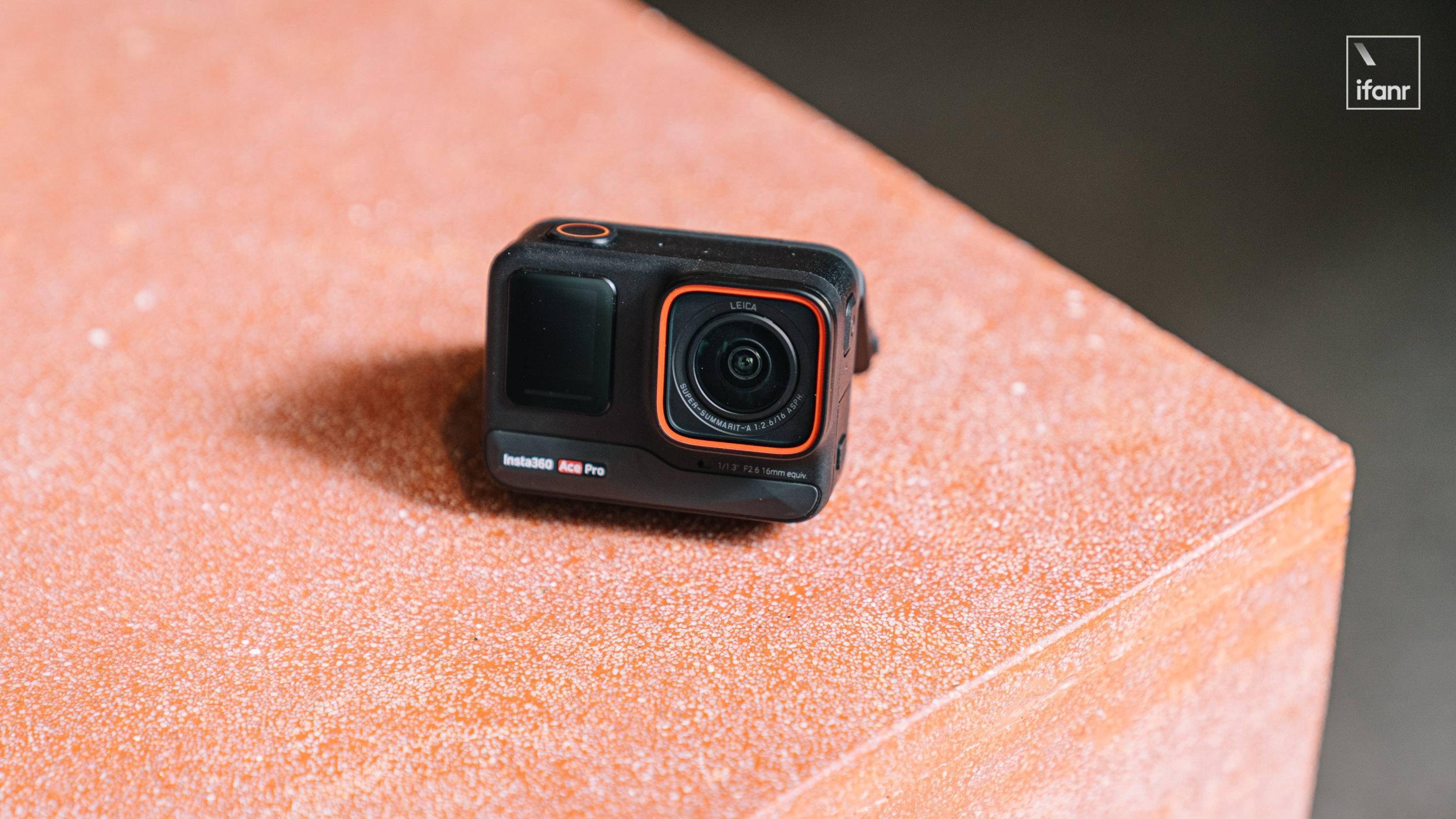 影石insta360 ace pro 发布:自带翻转屏的运动相机,超友好的入门选择