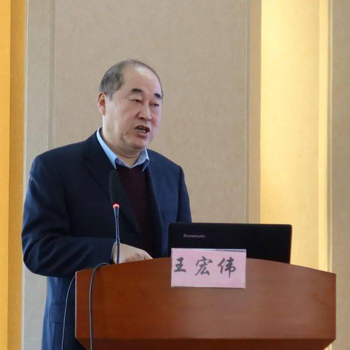 复旦大学附属华东医院皮肤科主任王宏伟教授针对老年带状疱疹患者,以"