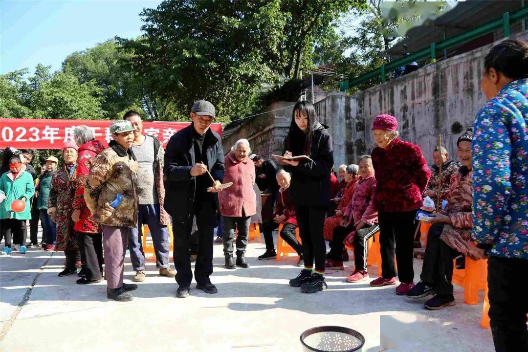 新津这场活动很热闹_新津乡_干群_村民