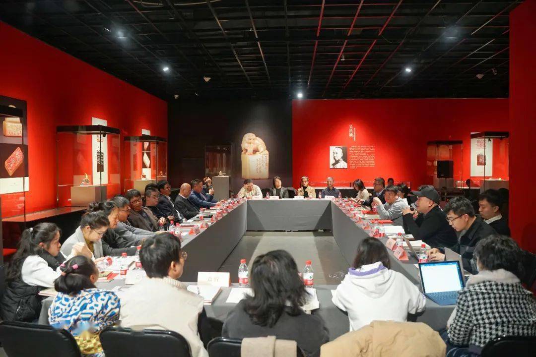 11月19日晚,在浙江美术馆和君匋艺术院大力支持下,由《西泠艺丛》