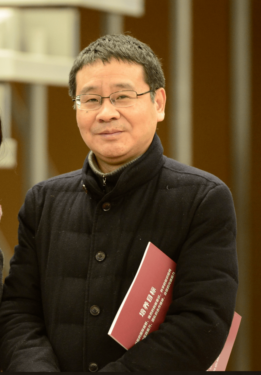 赵启军教授分别在我校开展题为《中国新能源汽车之路》和《生物特征