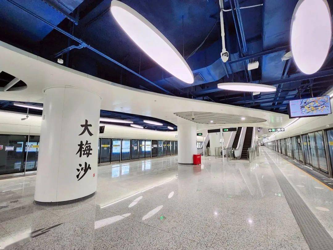 同时,因大梅沙距离海岸线较近,为保证地铁出地面结构的抗风防汛能力