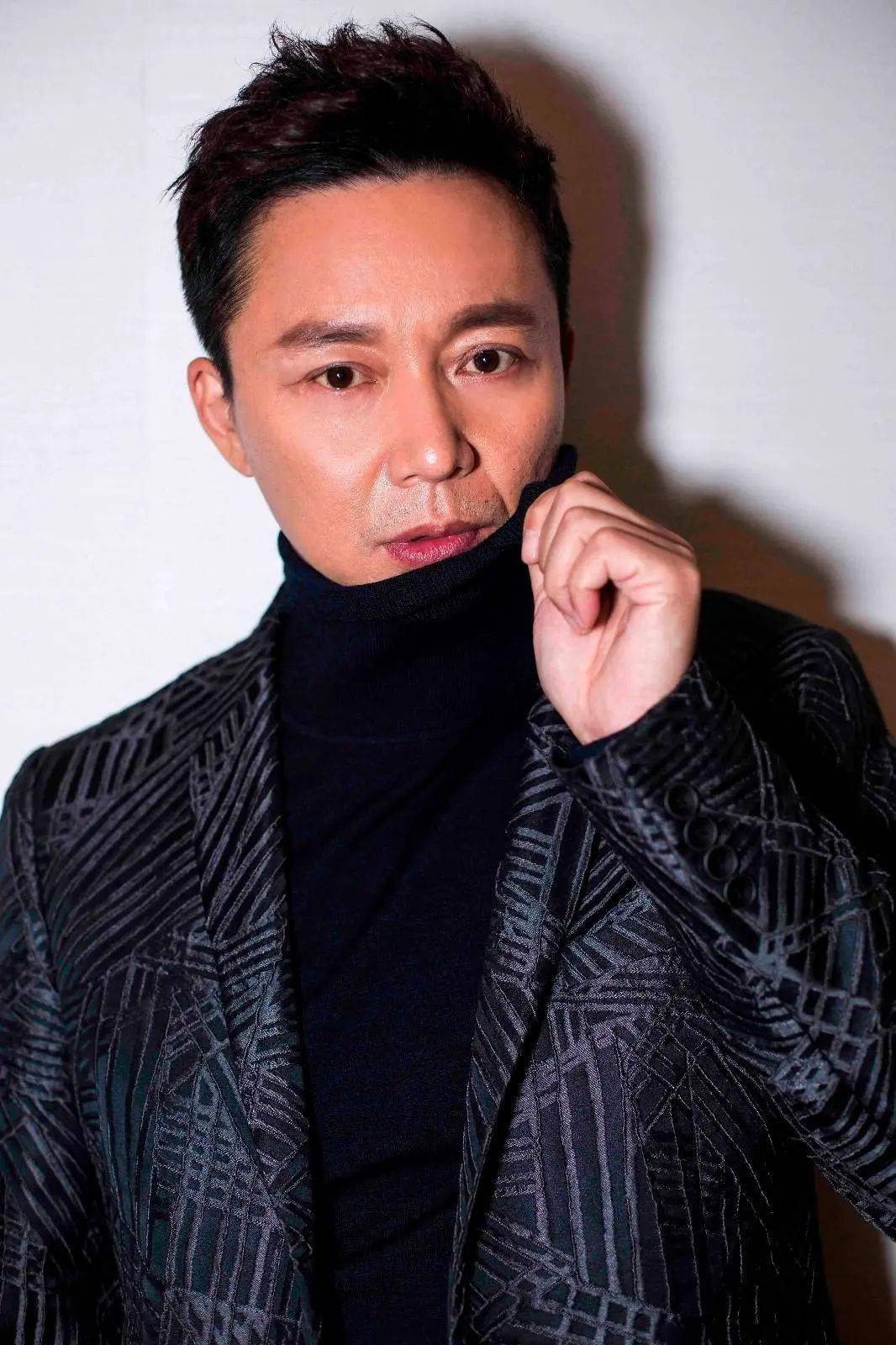 "叔圈顶流"刘奕君,17岁考上北影,19岁得罪宋佳无戏可拍,终在45岁爆红