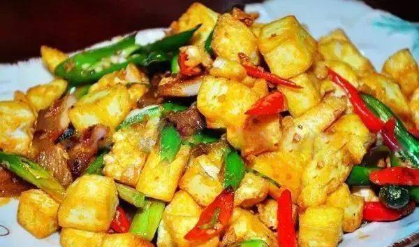 走进21℃的城市|寻味安顺:屯堡美食之"尖椒炒寡蛋"_晓乐人_特色风味