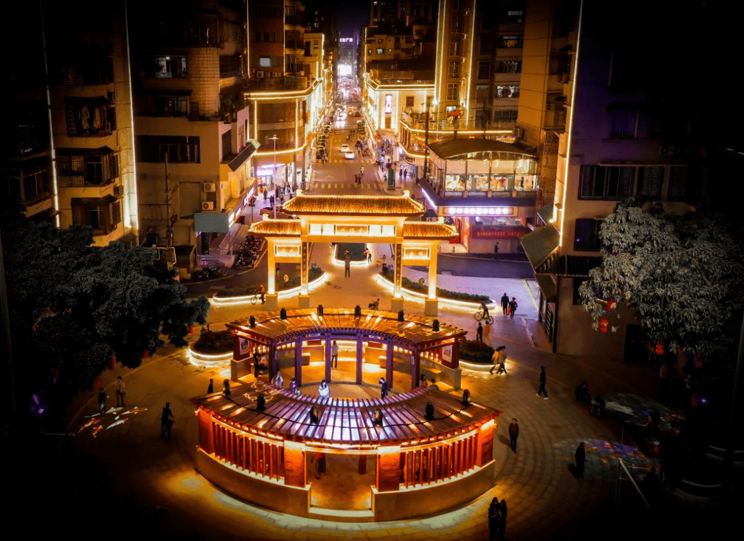 嗨,我叫凤城街!这是我的新简历