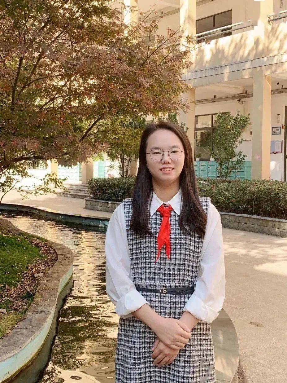 陈婷英,黄岩城关中学大队辅导员.