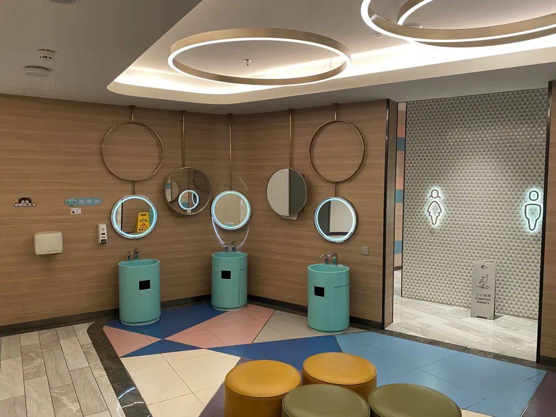 这家商场的公共卫生间获评"特色厕所"最佳科技智慧奖!_马桶_母婴_节能