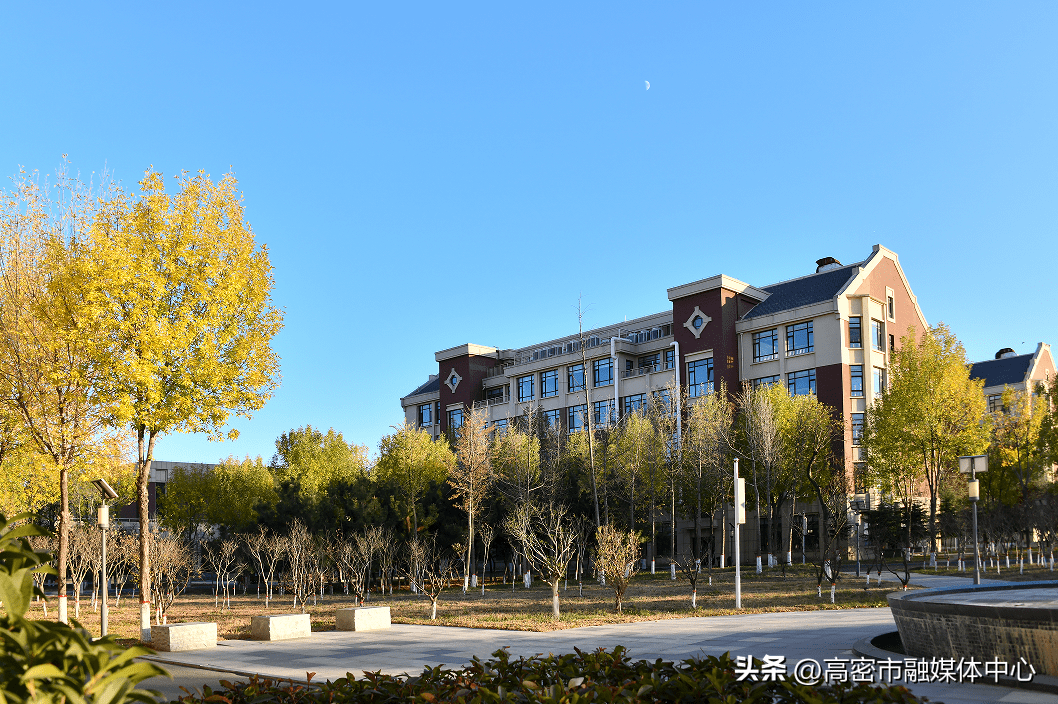 和美校园 | 陪你在潍坊高密校园的暖冬里走一走_小雪_美景_实验