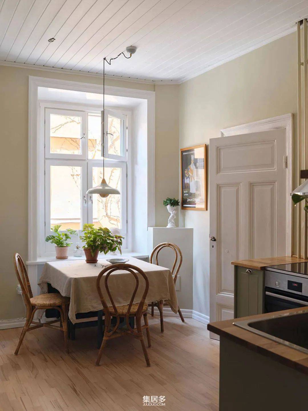 哥德堡公寓:窗外公园美景,室内舒适温馨_的设计_装饰_空间