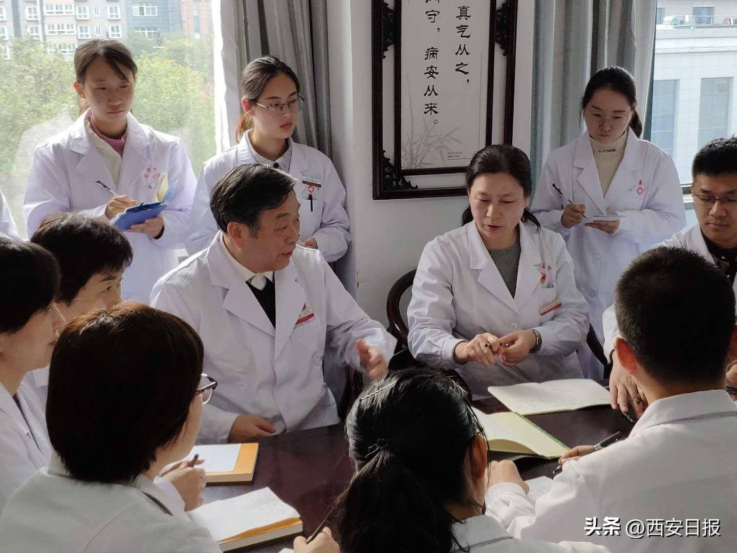 笔耕不辍,不断挖掘整理经典,总结临床经验,参编《黄元御医学全书》