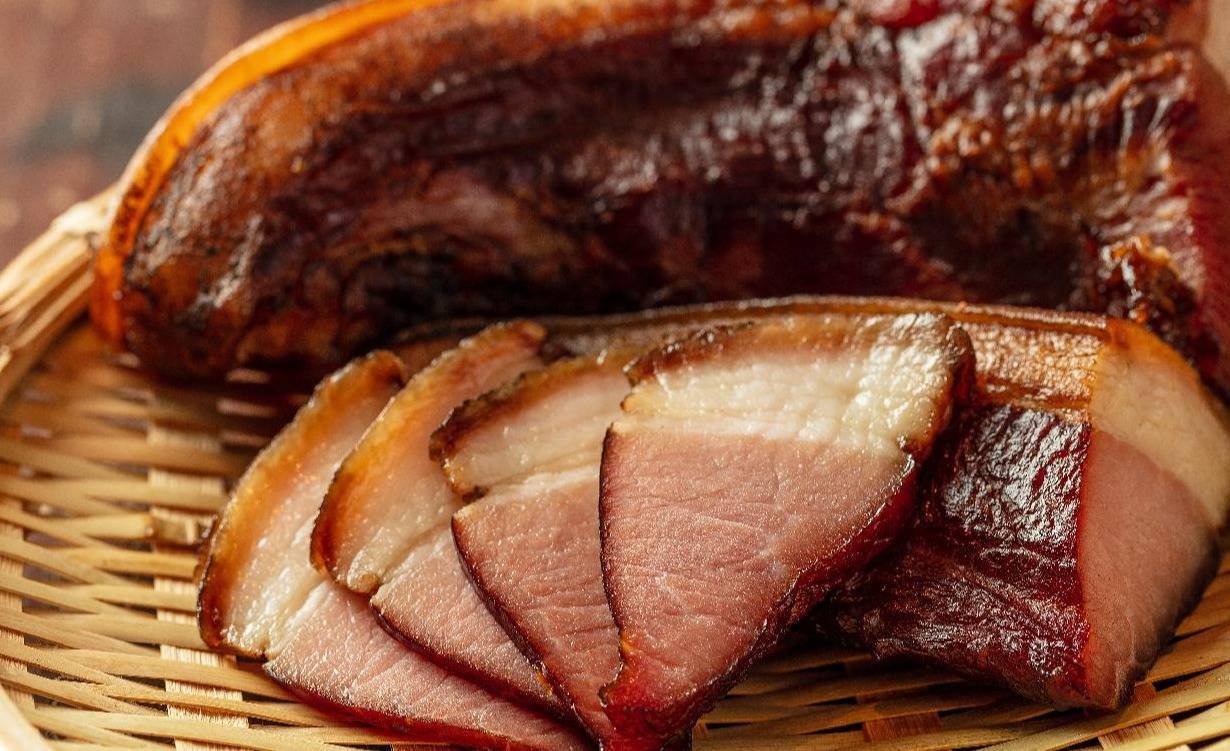 四川两县禁止私熏腊肉 为何惹争议?_服务_通江县_工作