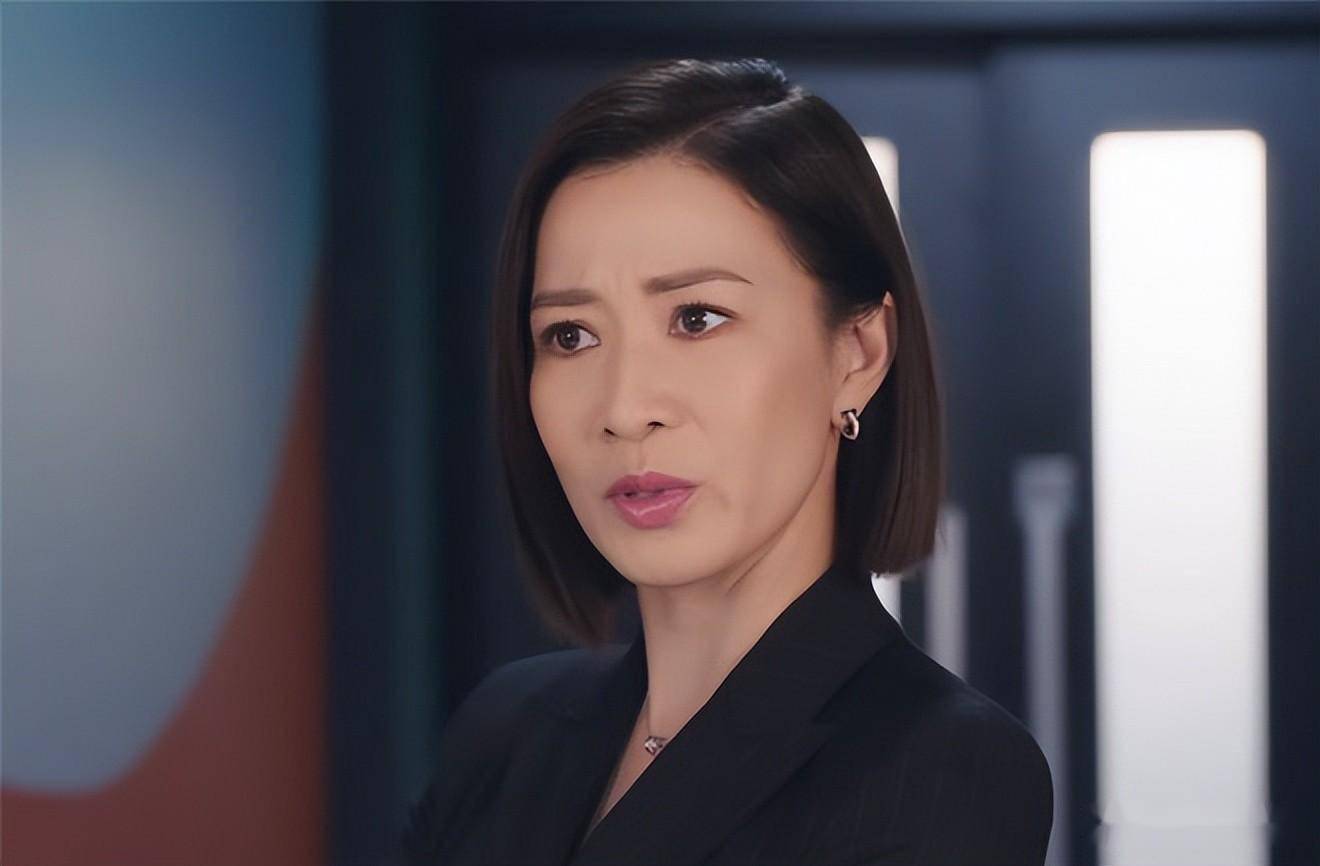《新闻女王》:港剧从来都不会年龄焦虑,做人最重要的是开心_佘诗曼
