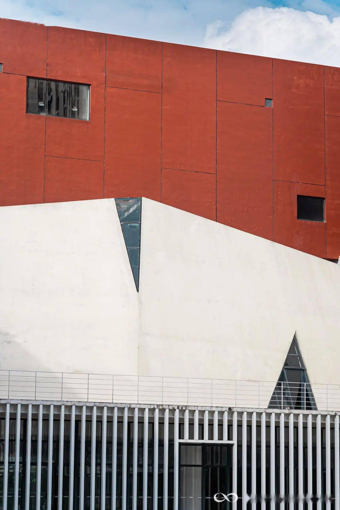 新晋打卡地!深圳「红色山丘美术馆」,就在