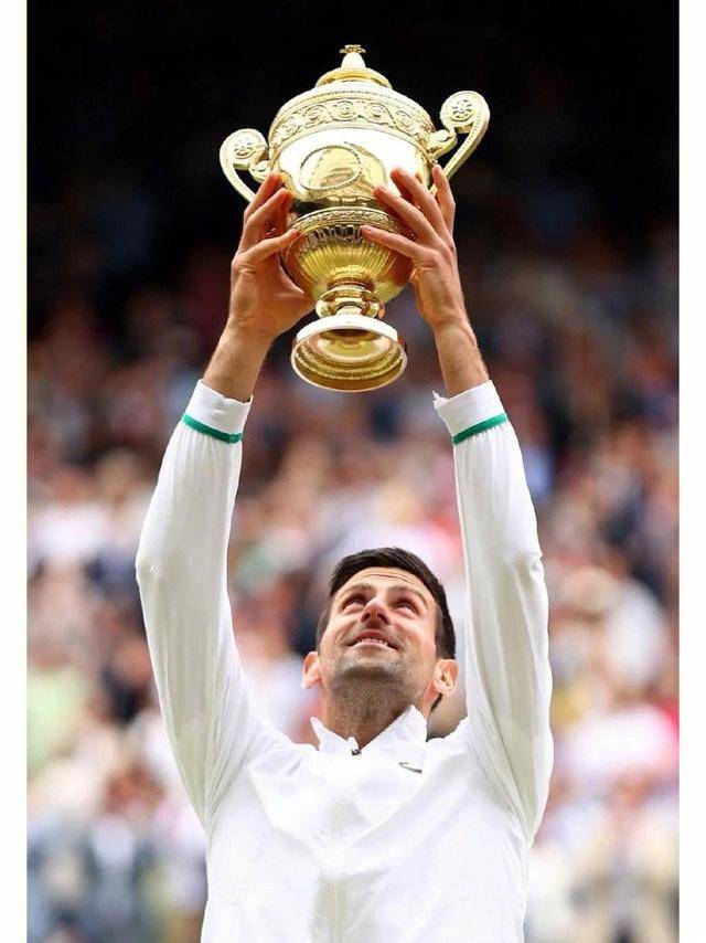 在德约科维奇霸占如今这个位置之前,留给另一位伟大球员飞手罗杰