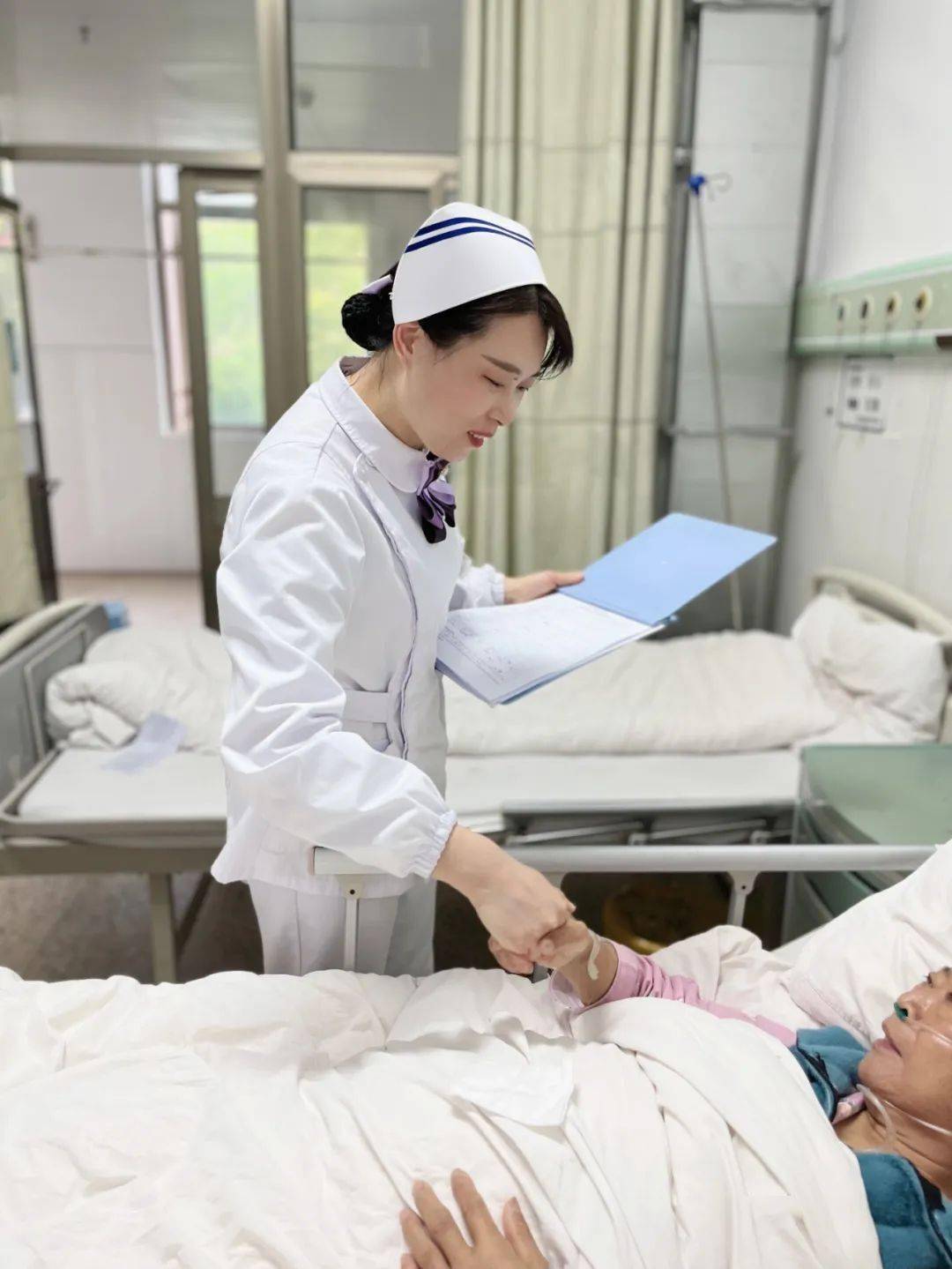 身边的榜样最危险地带的生命守望者记市四院感染科护士长中医科护士长