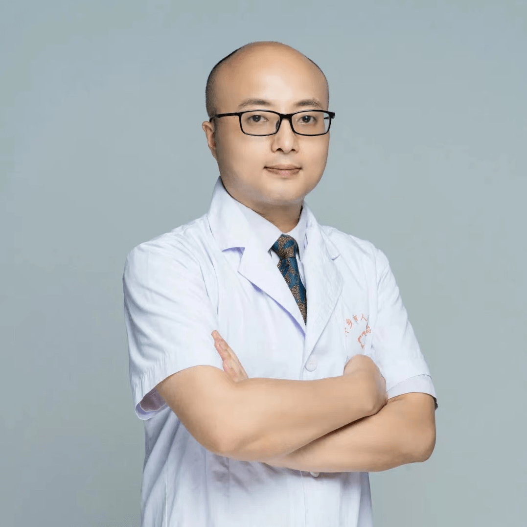 医师崔甜甜 教授福建医科大学附属协和医院胸外科 副主任医师张振阳