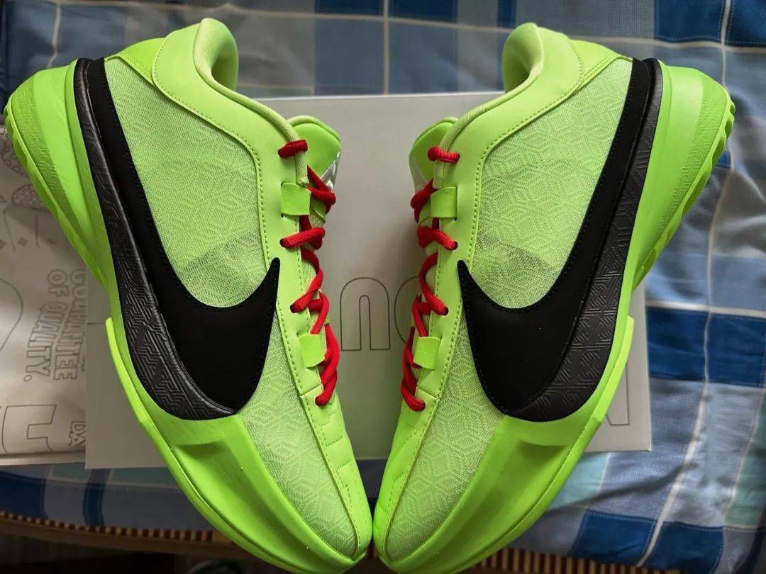 玩家视角:终于终于还是买了und的aj37,看了一年多,确实有aj正代 联名