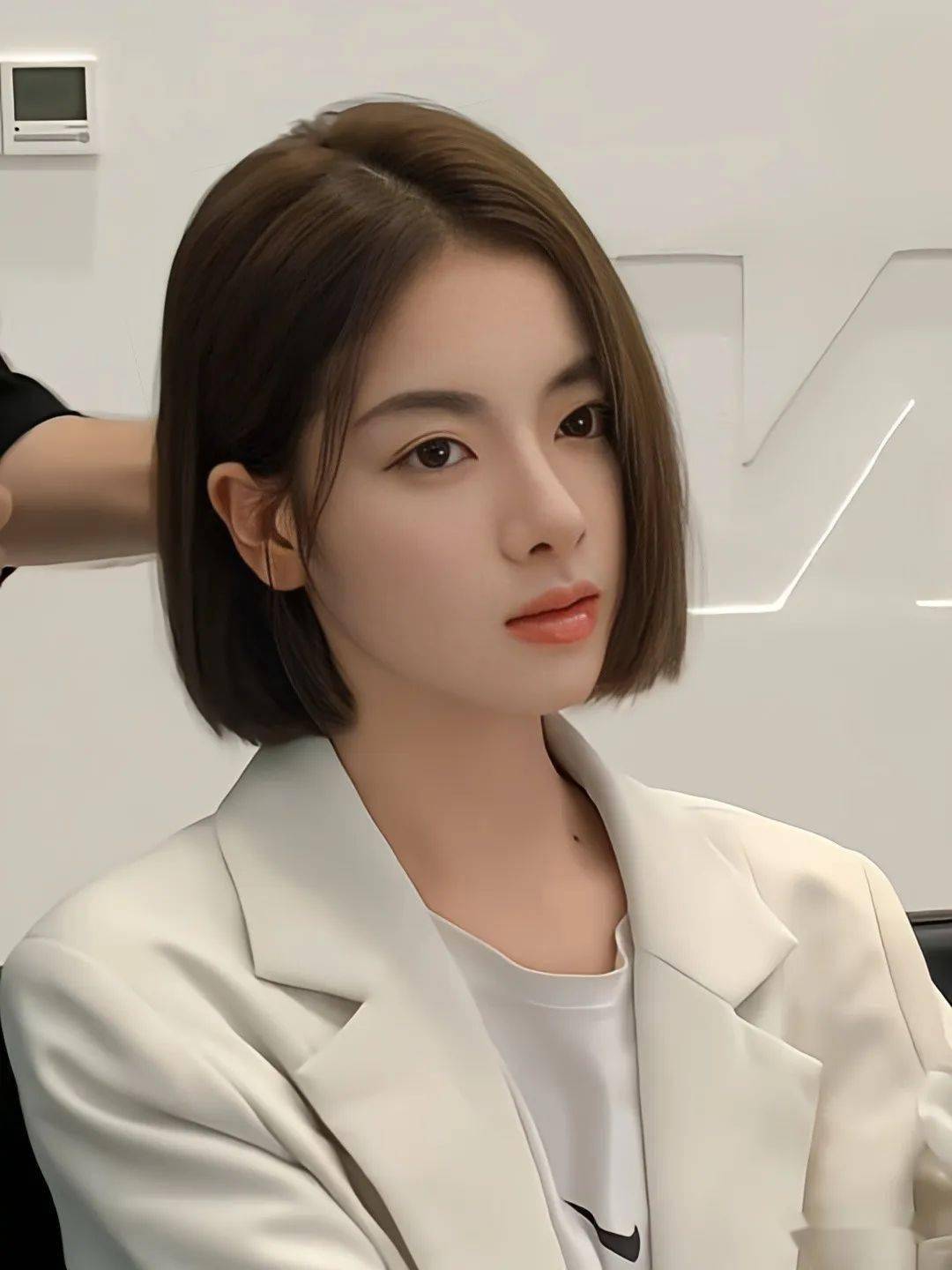 短发一剪变18超乖巨甜显年轻