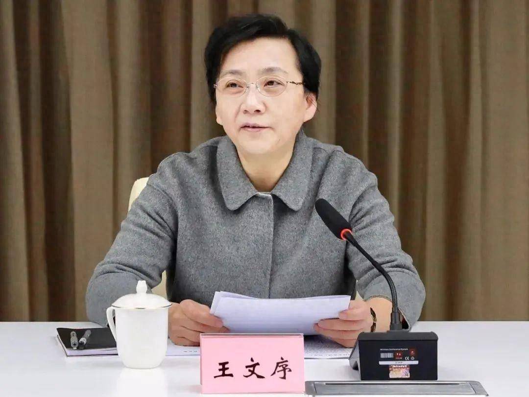 此前,这一职务由浙江省委常委,省委秘书长邱启文担任.