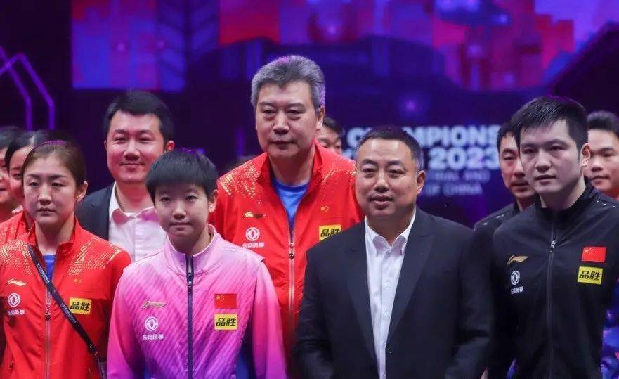 陈玘出席成都大赛,将助力孙颖莎夺冠,刘国梁考虑召回刘国正2人_教练