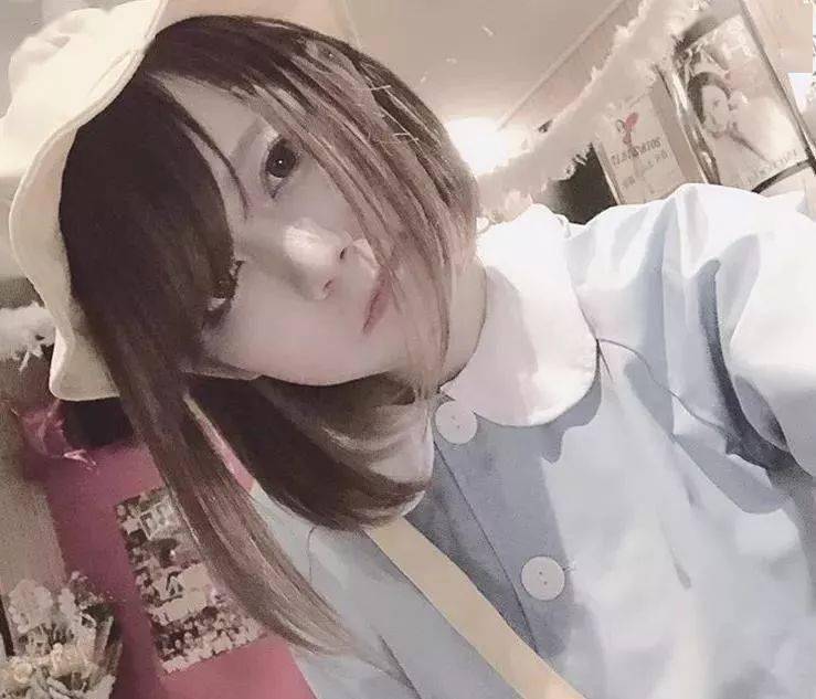 高冈由佳,前面20年的人生,和普通日本女孩一样普通.