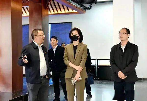 市文广旅局局长王子西到市群众艺术馆调研群文工作_文化_桂林市_广西