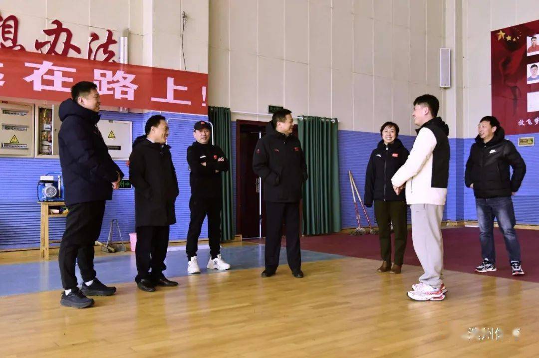 射击世界冠军回访滨州母校!_张博文_气手枪_男子