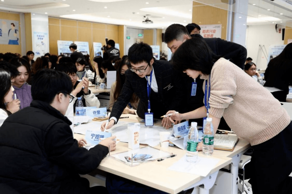 代表团倾囊相助如何在职场"升级打怪"造梦团成员张奥成同学利用"学识