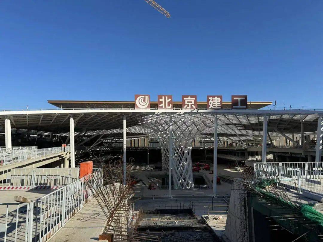 全线"洞通"!北京这条地铁一期开始铺轨_施工_工程_运营