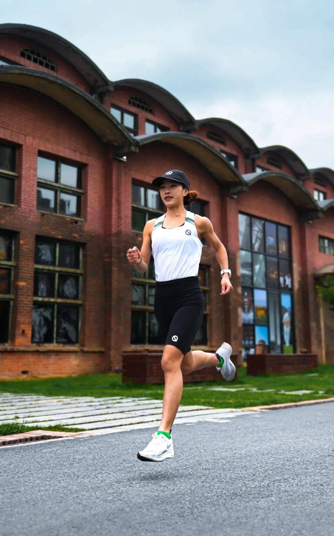 上马pb237国内女子第三,作为女性业余跑者她对自己有多狠?