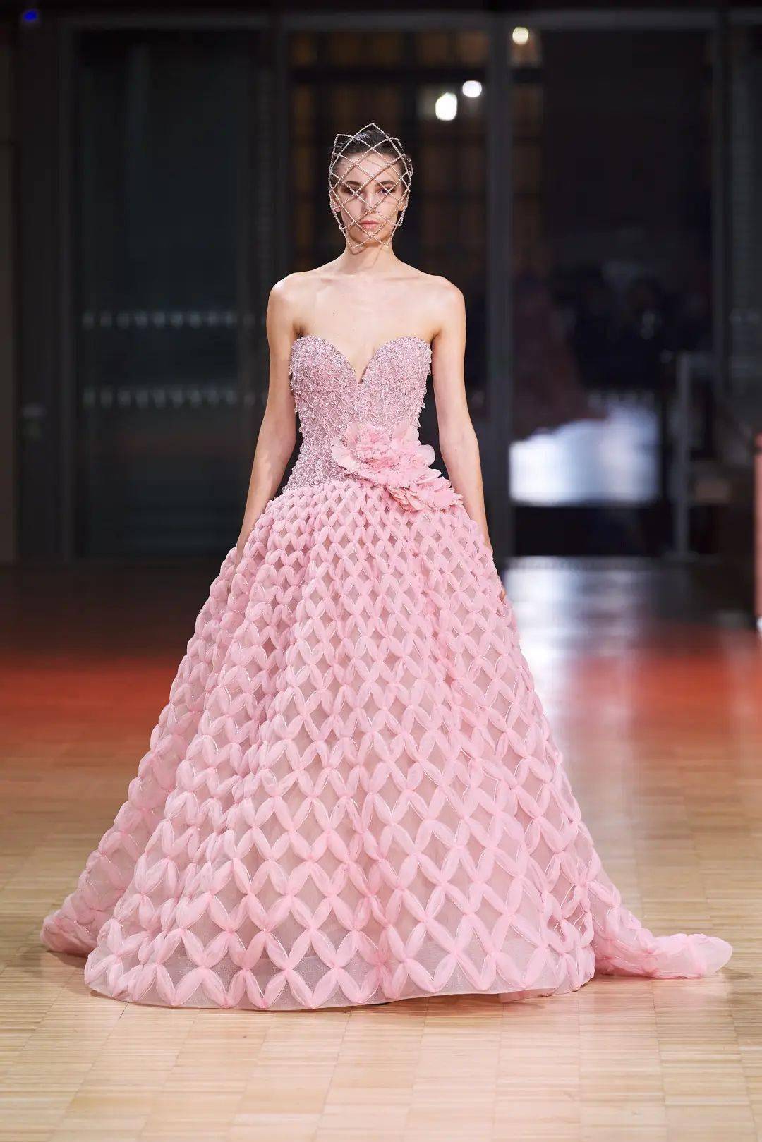 秀场 | 50套粉色礼服,又仙又美,太高级了