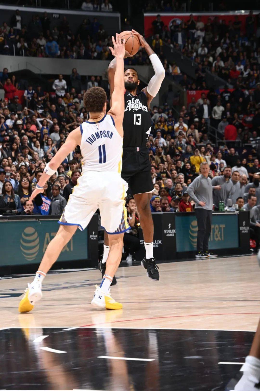 你给我秀肌肉,我在你头上绝杀_乔治_哈登_库里