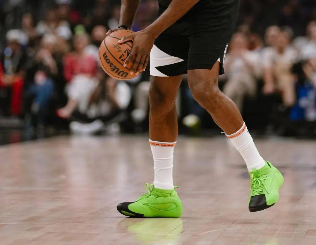 哈登8 也玩「黑脚趾」!多款新配色曝光!_adidas_harden_vol