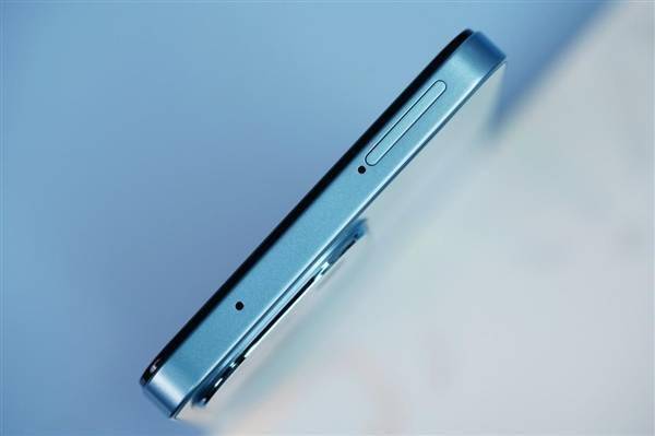 512GB手机仅售1599元!vivo Y100i图赏(图17) 512GB手机仅售1599元!vivo Y100i图赏(图17)