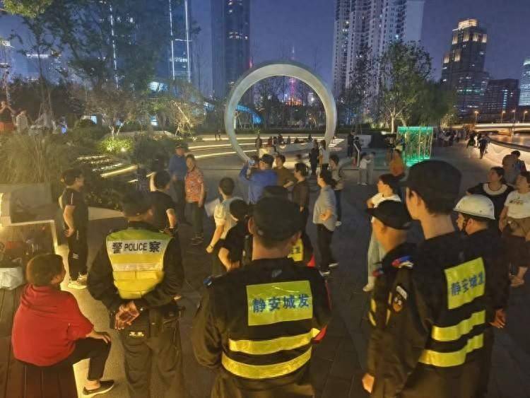 TA们联合执法,有序有效治理噪音扰民_巡查_投诉_影响