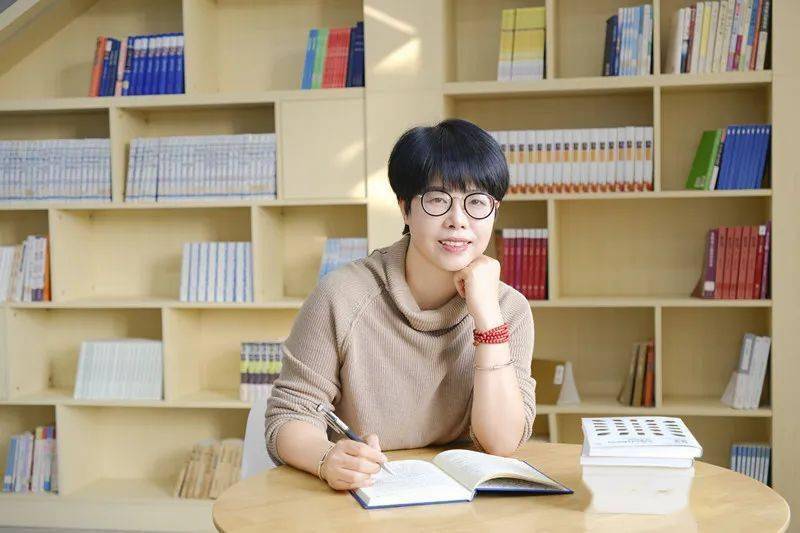 吕志超班级:高二(2)班姓名:吴金景班级:高二(1)班姓名:周杰华高二年级