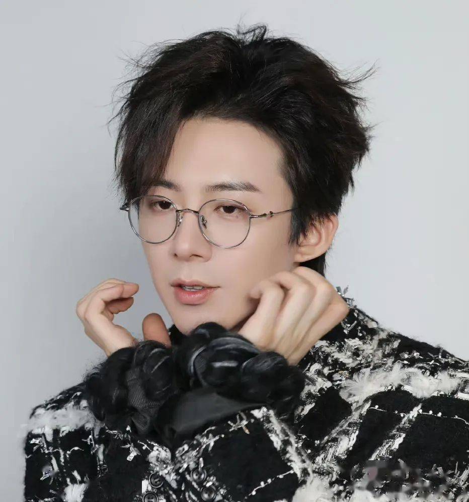 刘宇宁被女制片包养?白宇已婚?炎亚纶是清白的?哈妮克孜单恋失败?