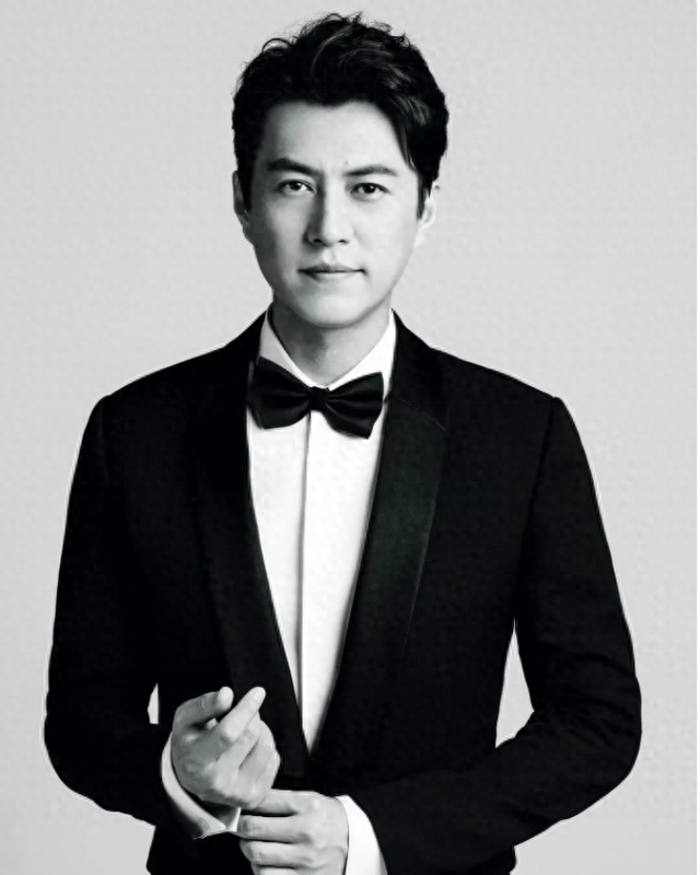 48岁靳东发福照片曝!