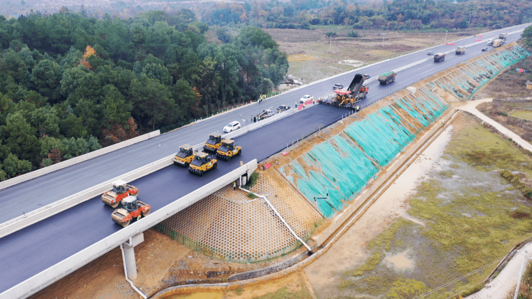 永零高速零陵段主线沥青摊铺工程圆满收工_施工_项目_路面