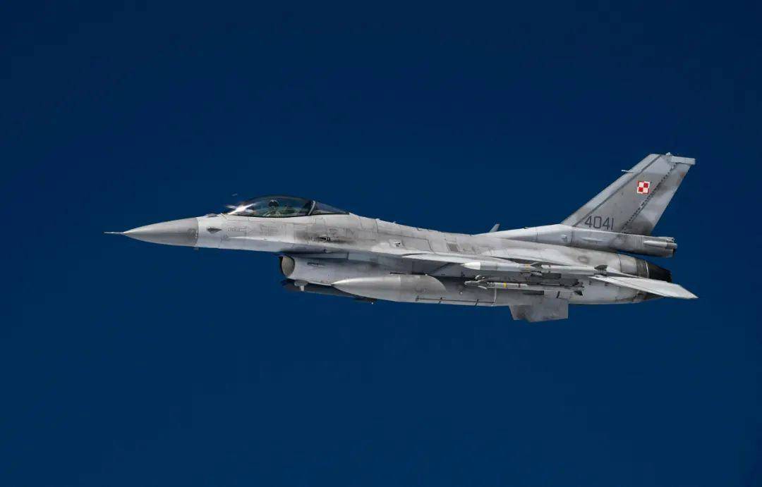 一架美f-16战机在韩坠毁_韩国空军_美国_驻韩美军